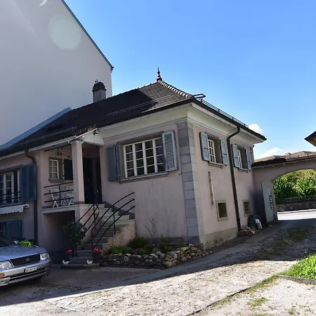 House Проживание в семье Морж