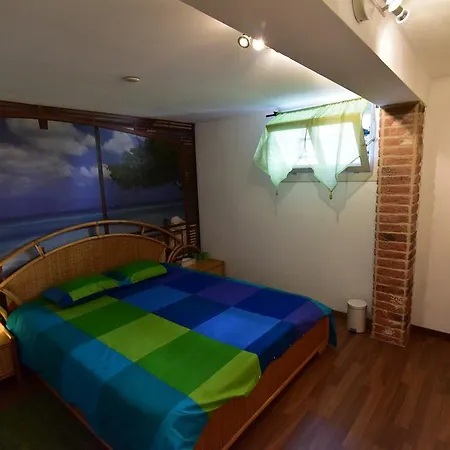 בית אירוח House